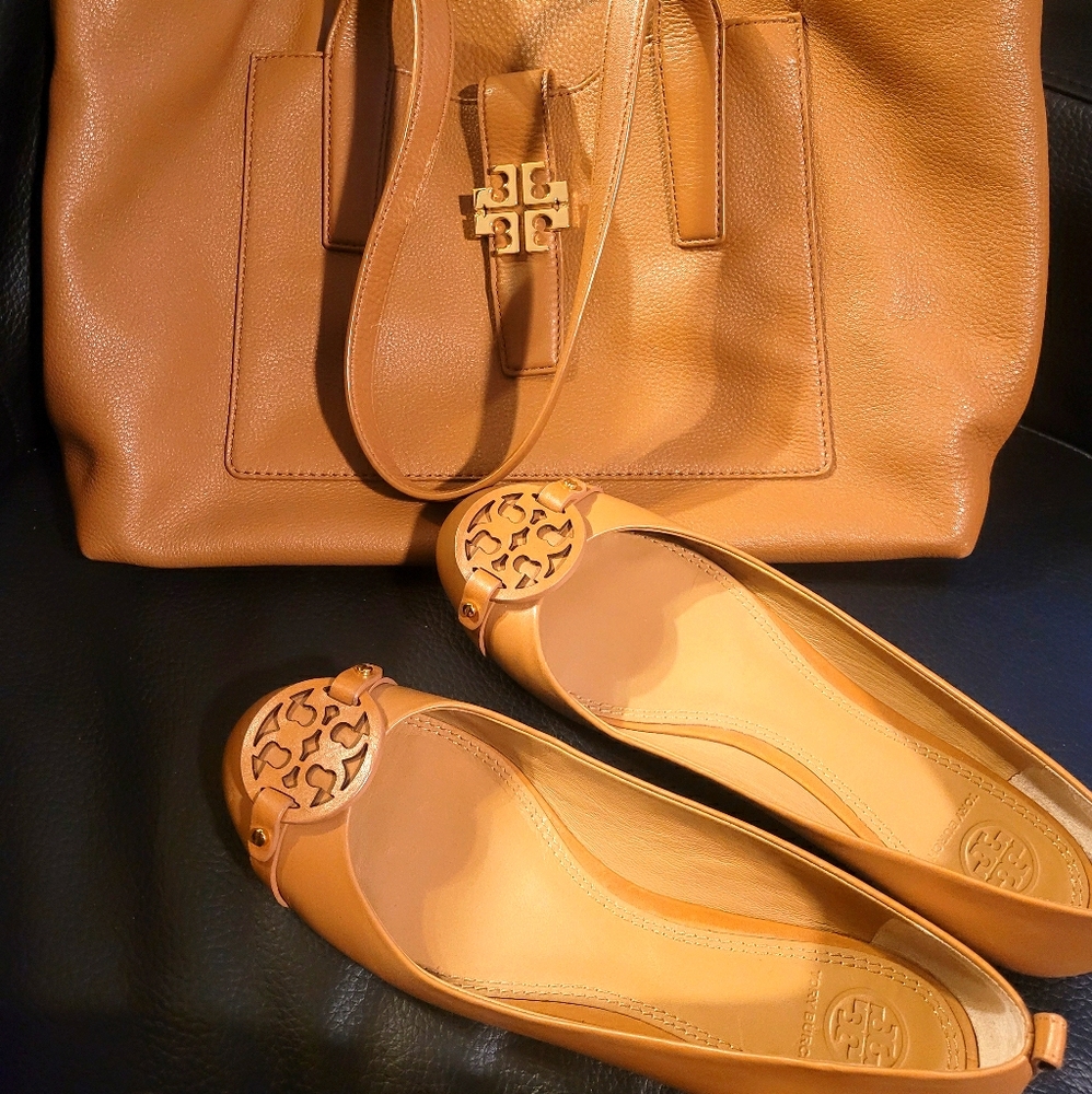 Tory burch shoulder bag with matching flat